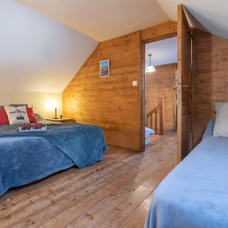 Maison Spacieuse Pour 11 Pers. Avec Terrasses Et Jardin A - Fr-1-296-335