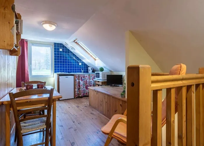 Maison Spacieuse Pour 11 Pers. Avec Terrasses Et Jardin A - Fr-1-296-335 Vakantiehuis *